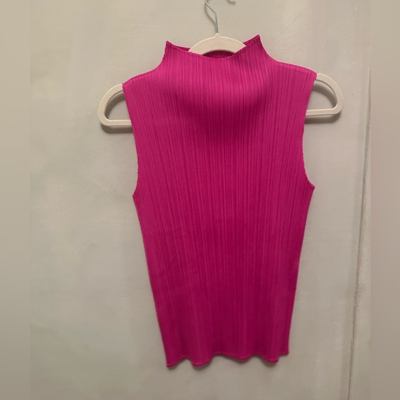 PLEATS PLEASE ISSEY MIYAKE PLEATS BASICS SLEEVELESS TOP - Picture 4 of 7